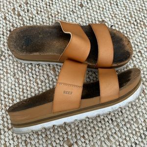 SUPER CUTE 🌴REEF🌴 leather sandals w log sole SIZE 7